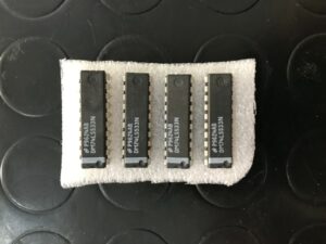 4x DM74LS533N - 4 pezzi - circuito integrato -